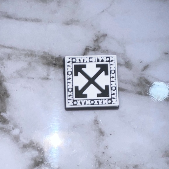CROCS Accessories - Fashion Designer Croc Shoe Charm 🖤